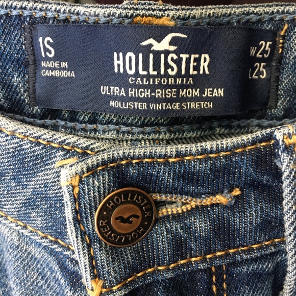 Hollister Ultra High Rise Mom Jeans - Picture 4 of 4